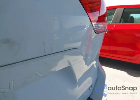 2011 Toyota Sienna Le V6 z USA, uszkodzony, nr VIN 5TDKK3DC2BS167906